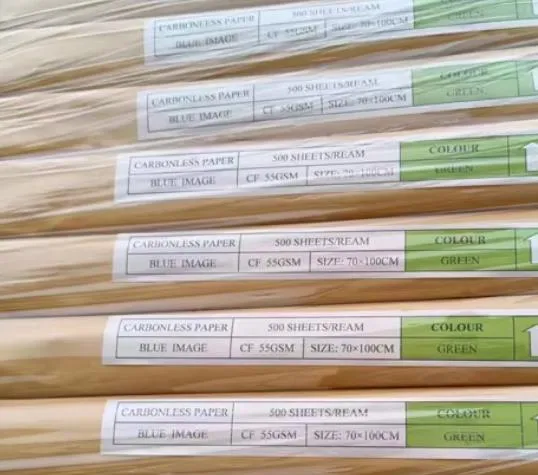 ขนาดตัวอักษรขนาด 3 plys กระดาษคาร์บอนไร้คาร์บอนอย่างต่อเนื่องกระดาษ NCR